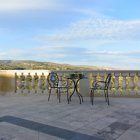 Rosina Holiday home Noto